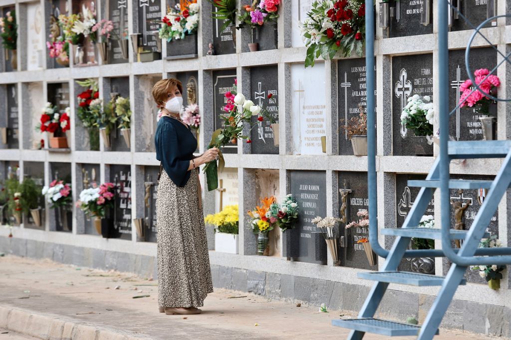 Cementerio de Nuestro Padre Jesús de Espinardo en el día de Todos los Santos