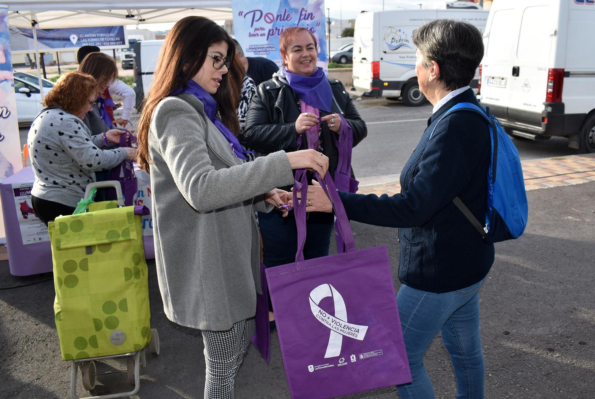 El 25 en la Región, en imágenes: así conmemoran los municipios el Día de la Eliminación de la Violencia contra la Mujer