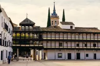 El pueblo más bonito de Toledo tiene una plaza porticada Bien de Interés Cultural