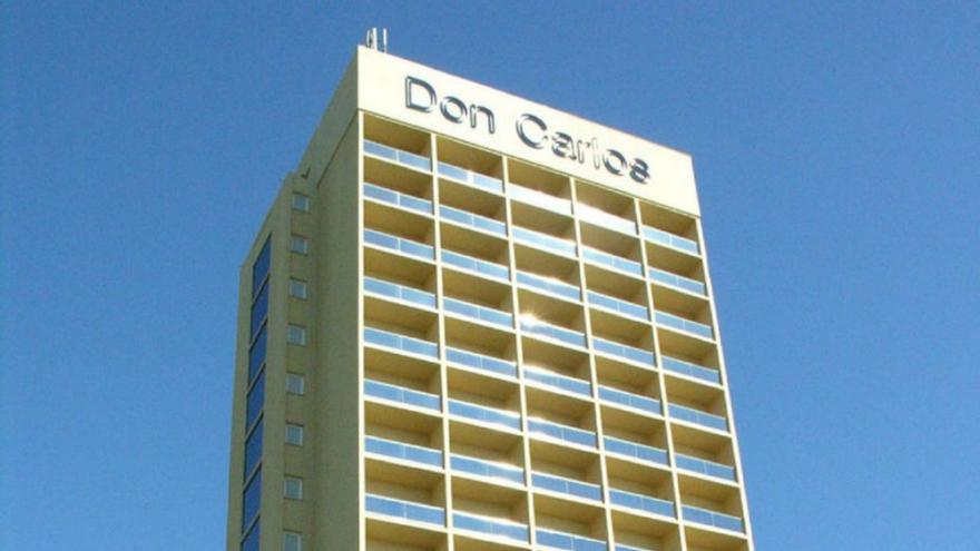 La emblemática torre del hotel Don Carlos.