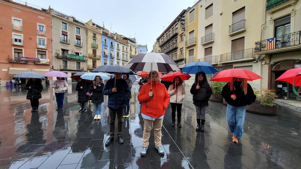 Minut de silenci a la Plaça Major de Manresa per les víctimes de l'accident ferroviari d'Adamuz