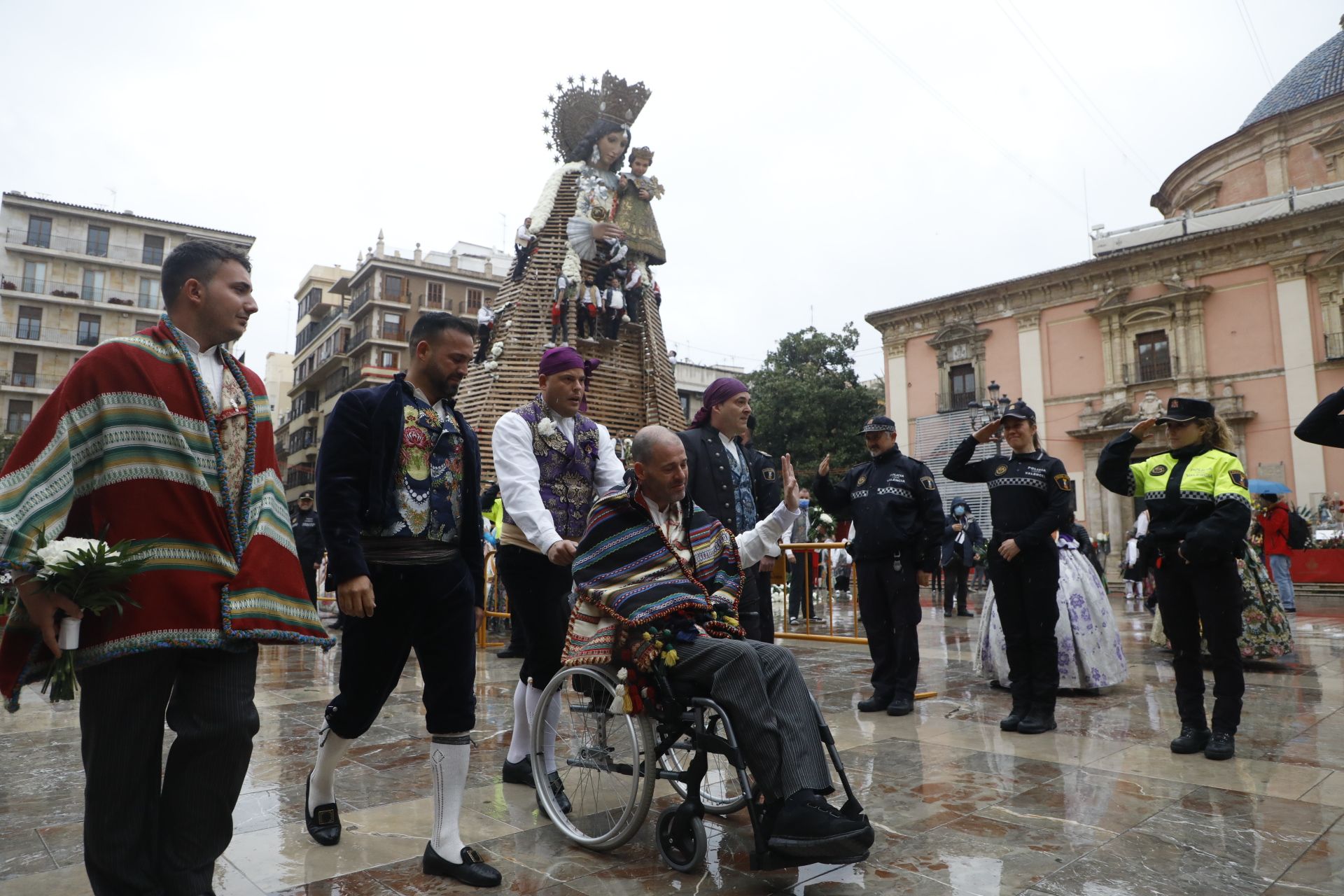 Búscate en el primer día de ofrenda por la calle de Quart (entre las 17:00 a las 18:00 horas)