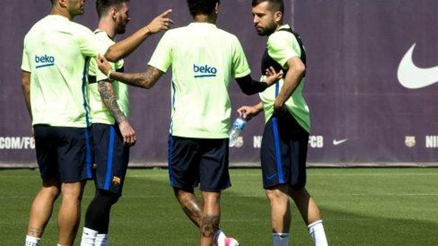 Messi, Suárez, Neymar i Jordi Alba, en l&#039;entrenament d&#039;ahir, a la Ciutat Esportiva Joan Gamper