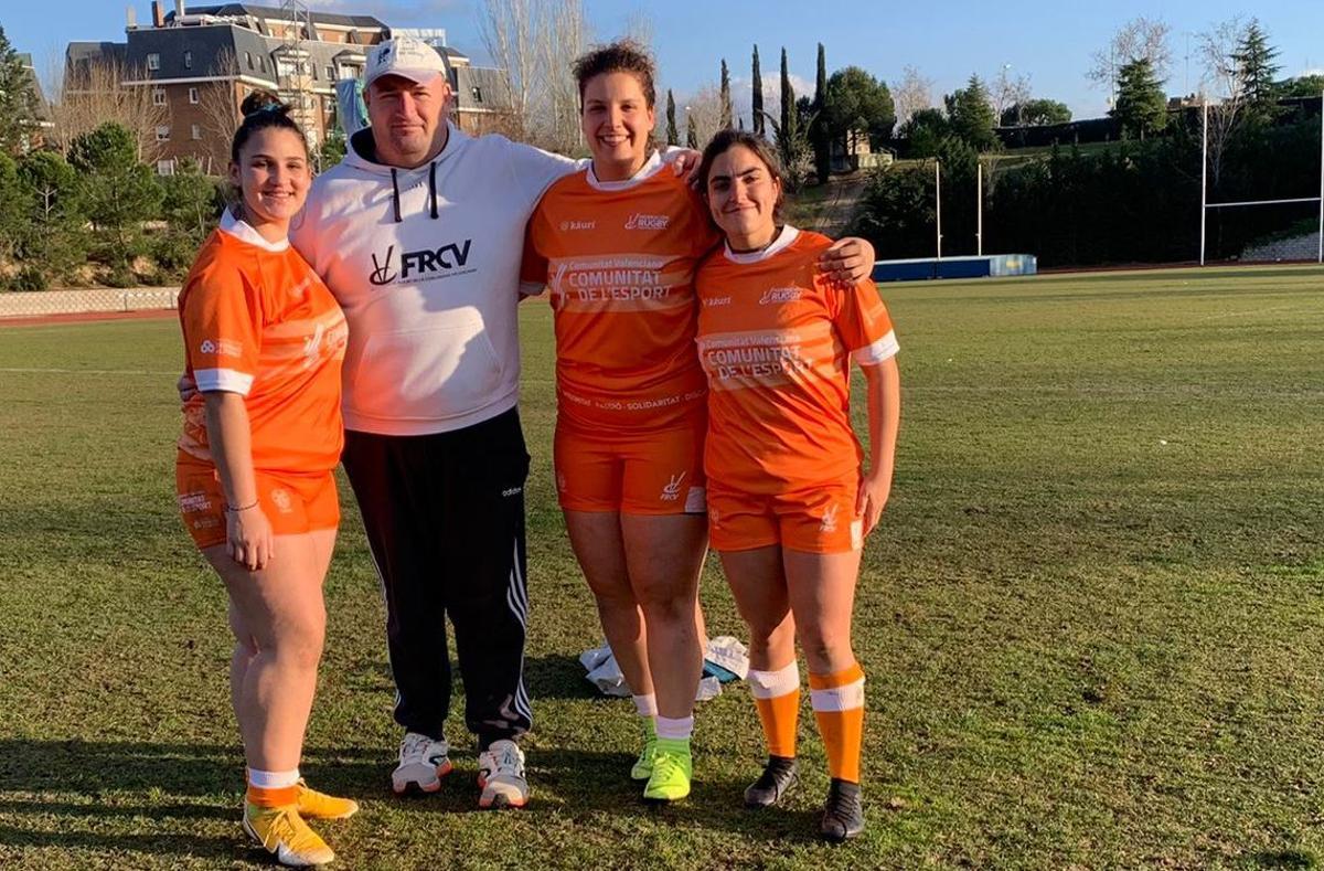 Las jugadoras del Akra Bárbara con la selección