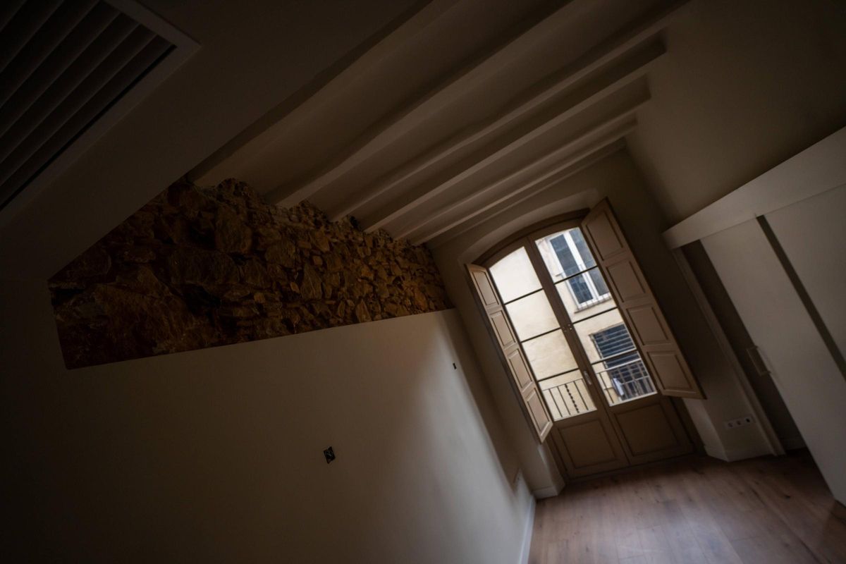 Así ha quedado una finca histórica del Raval rehabilitada como vivienda pública