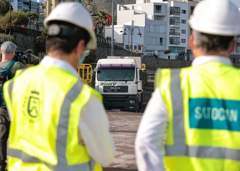 Coloca los bloques en el dique de Bajamar