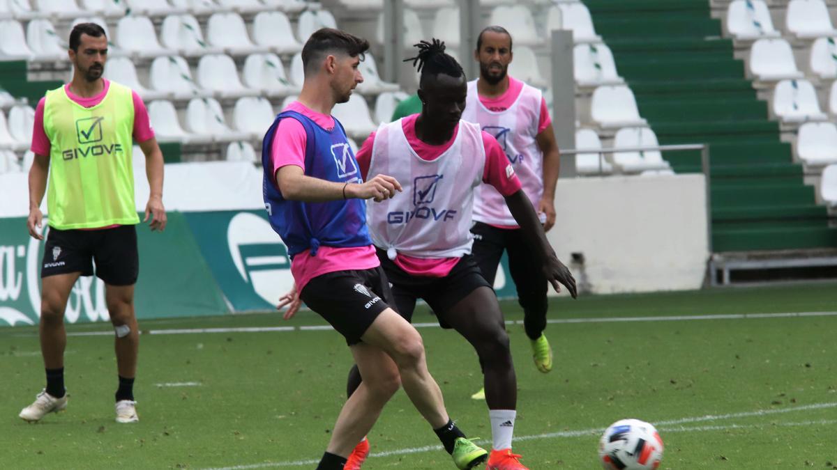 Entrenamiento del Córdoba CF tras el descenso a Segunda RFEF