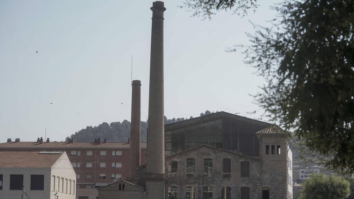 La façana de la Fàbrica Vella, en l'aspecte que té actualment