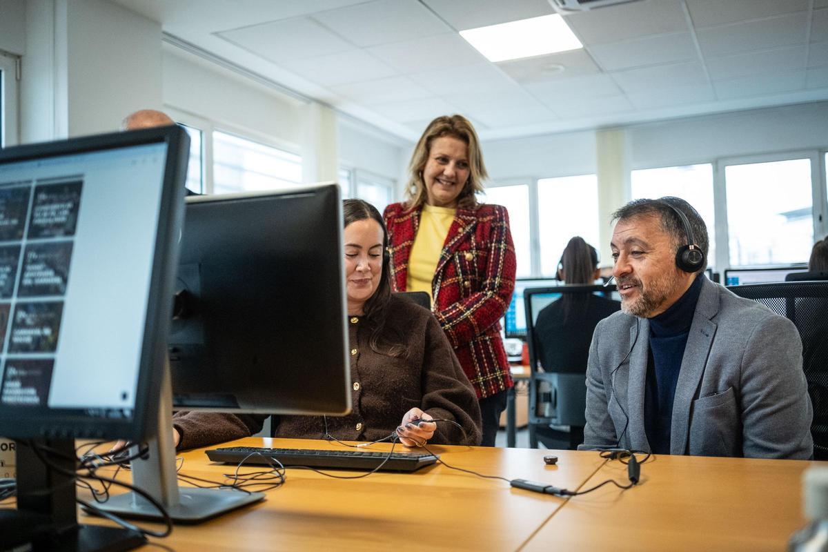 Visita al departamento de atención telefónica de Santa Cruz Visita al departamento de atención telefónica de Santa Cruz