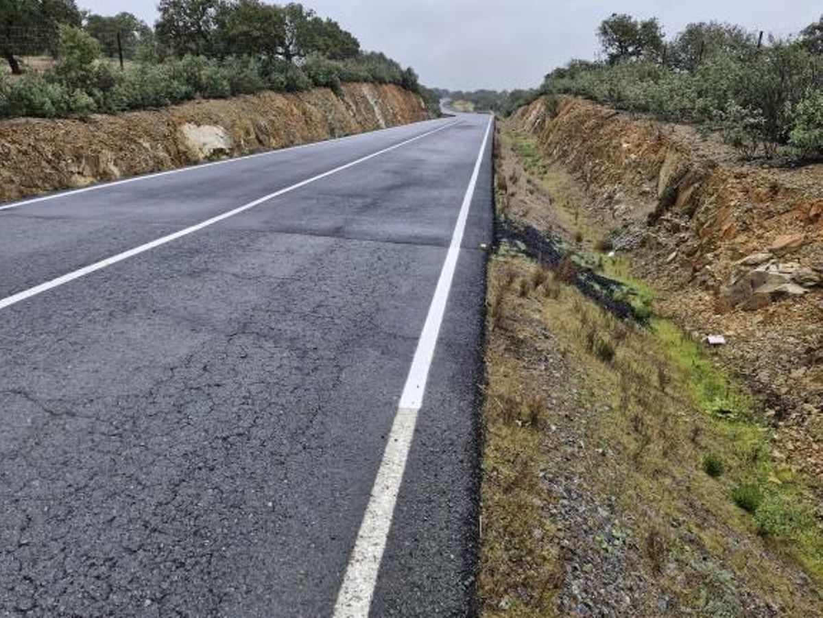 Estado de la carretera que une Salorino con San Vicente de Alcántara.