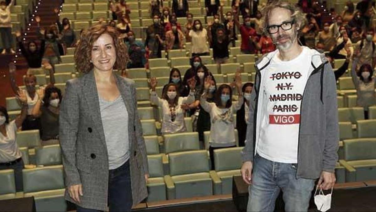 James Rhodes aprovechó su presencia en el IV Foro de Educación de FARO de 2020 para lucir su camiseta más viguesa.