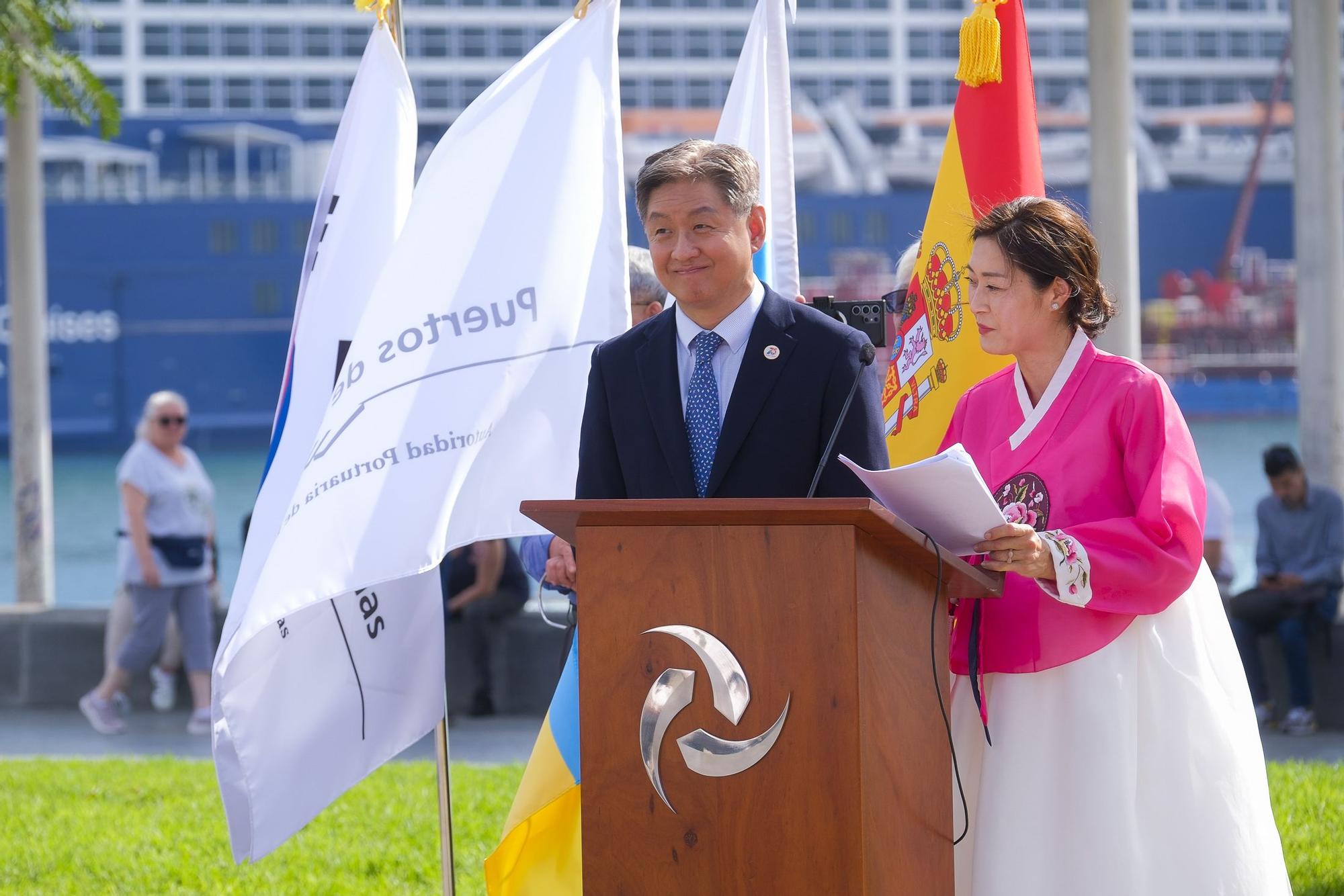 Inauguración del 'Greetingman'