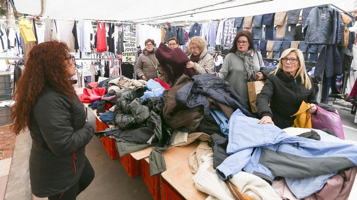 Los vendedores ambulantes se ubicarán este sábado, festivo en la Comunitat, en sus emplazamientos habituales en Vila-real.