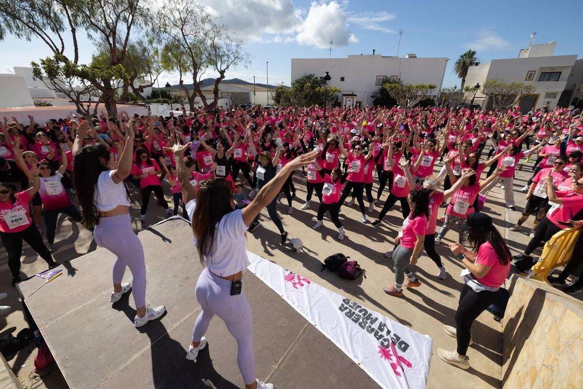 Mira todas las fotos de la Cursa per la Dona en Ibiza Mira todas las fotos de la Cursa per la Dona en Ibiza