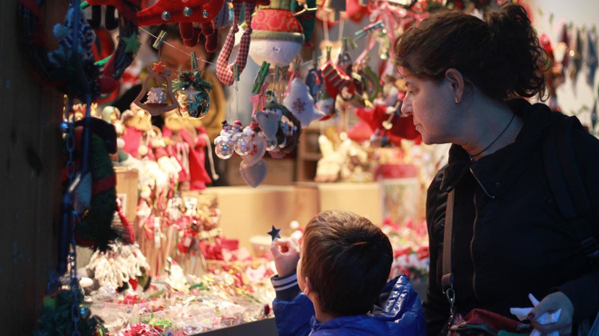 Abren las ferias navideñas de Santa Llúcia y de la Sagrada Família 