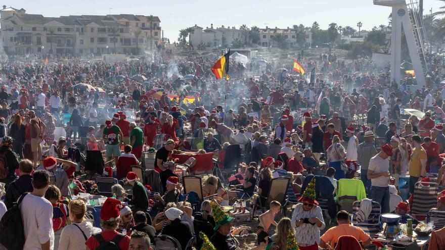 Invasión de los Papá Noel  en La Zenia de Orihuela Costa