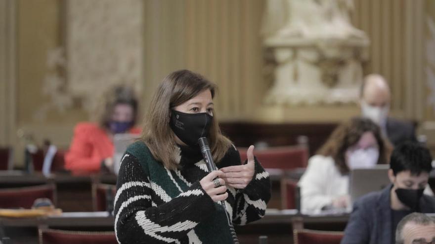 Francina Armengol en el Parlament.