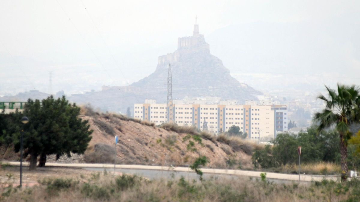 Imagen de archivo de la contaminación atmosférica en el municipio de Murcia.