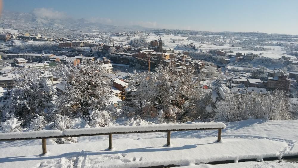 Històrica nevada a Gironella