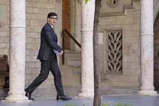 El Govern defiende la infiltración de mossos en una asamblea de profesores y descarta dimisiones