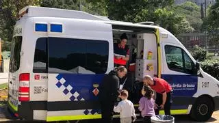 La ambulancia municipal de L’Hospitalet vuelve a estar operativa tras semanas de negociaciones y protestas