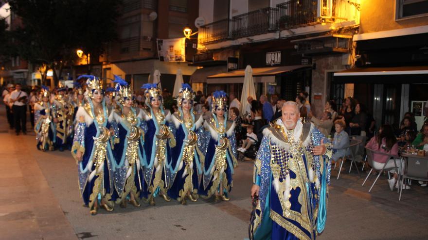 Los Moros y Cristianos conquistan el corazón de los alzireños