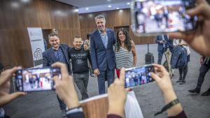 El alcalde Albiol, junto a la periodista Cristina Cubero y los empresarios Enrique Tomás y José Elías