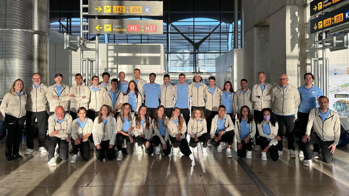 La expedición española, a su salida de Barajas