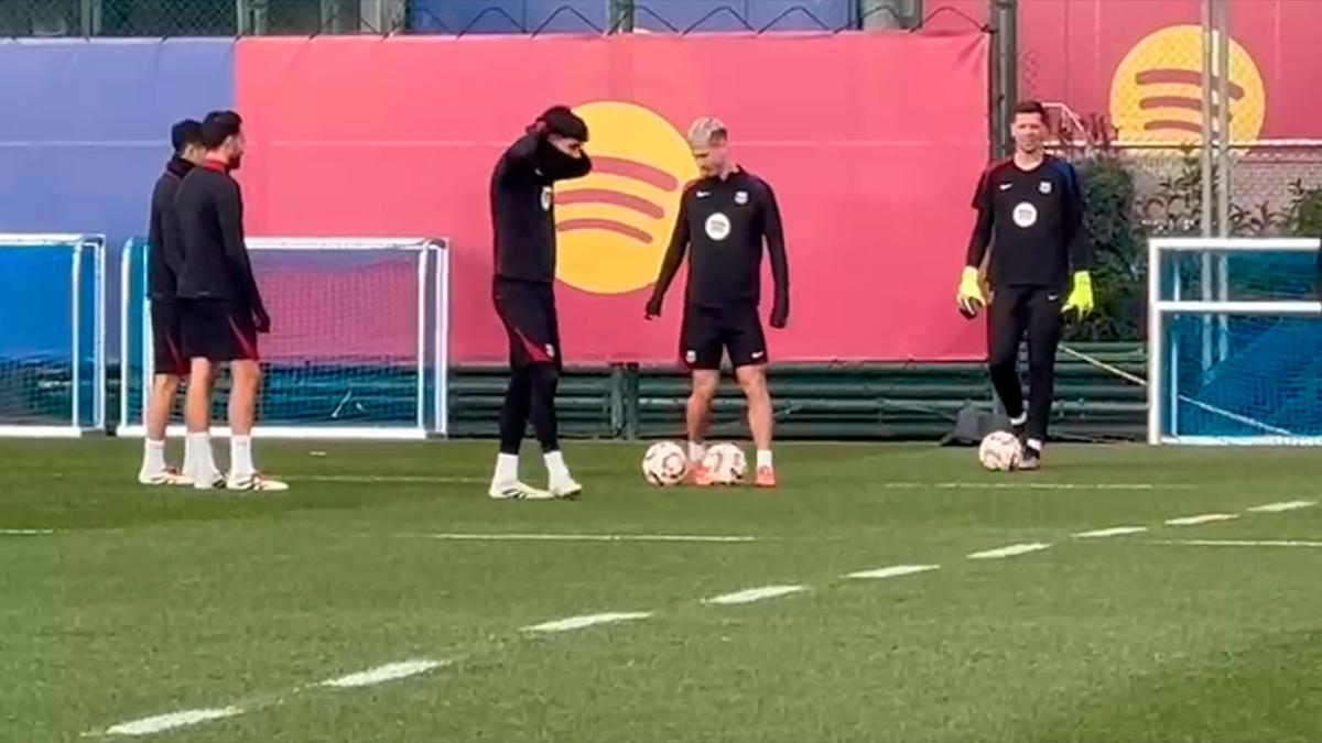 Olmo vuelve entrenar con el grupo y Gavi en el gimnasio