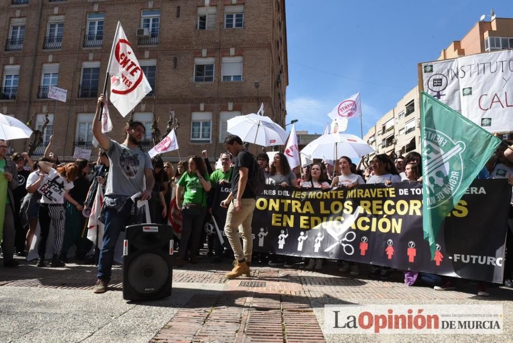 Protestas por Educación por las calles de Murcia