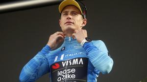 Vingegaard, con el maillot de líder la Tirreno