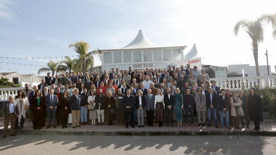 Directo | Más de 200 alcaldes extremeños abordan el municipalismo en Mérida