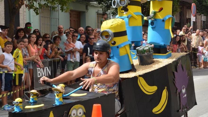 La diversión sobresalió en la carrera de los ´autos locos´, donde hubo recreaciones animadas como la de ´Los Minions´.