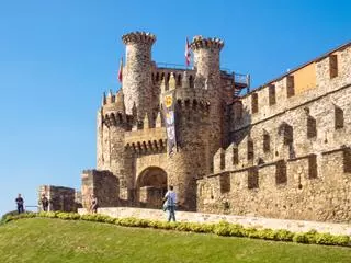El castillo templario que custodiaba a los peregrinos del Camino de Santiago