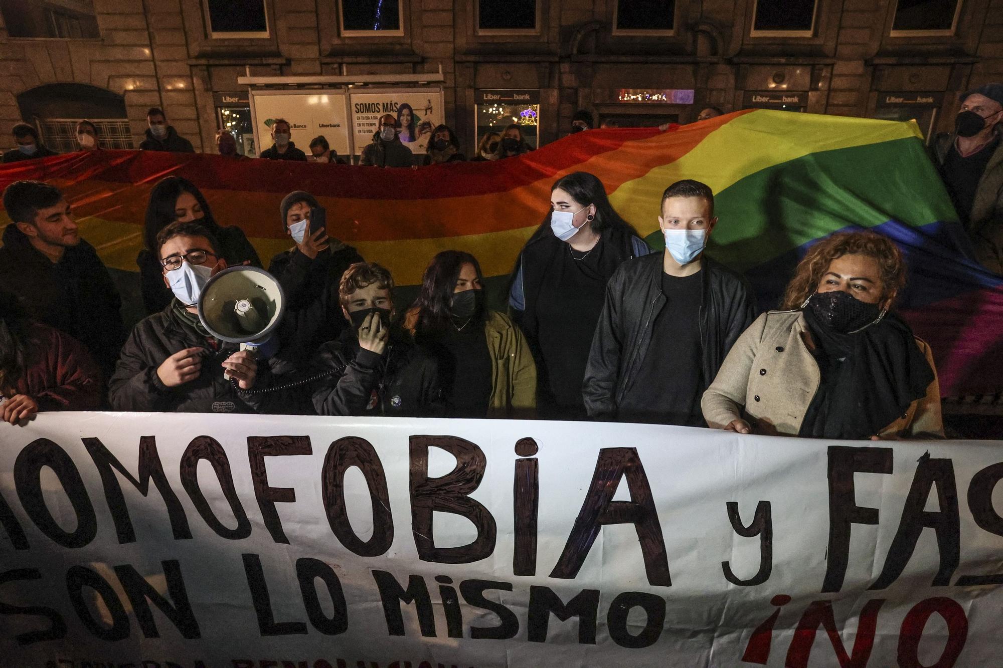 Concentración en Oviedo contra la agresiones homófobas tras el último caso en la ciudad