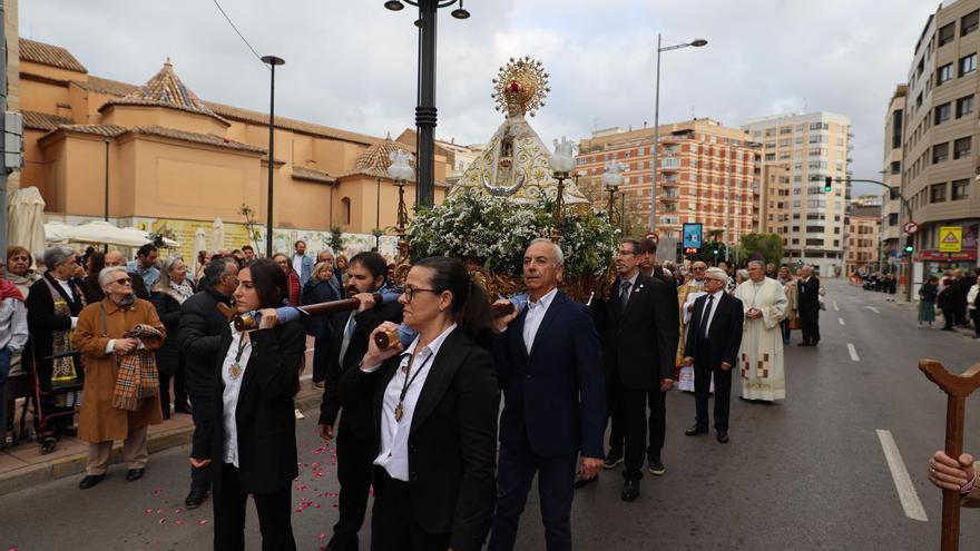 Galería de imágenes: La Virgen del Lledó en la parroquia de San Vicente