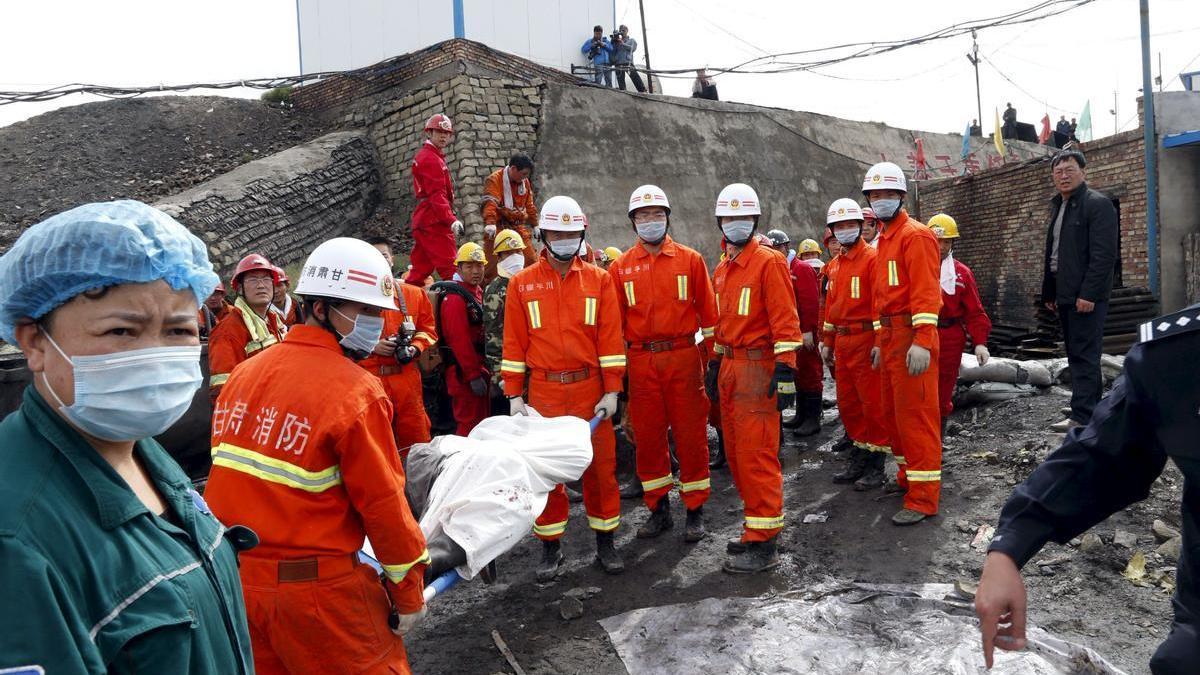 Al menos cinco fallecidos en el derrumbe de una mina de carbón en China