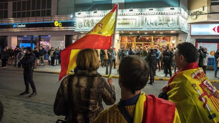 Dani Mateo, recibido con banderas españolas en Ciudad Real