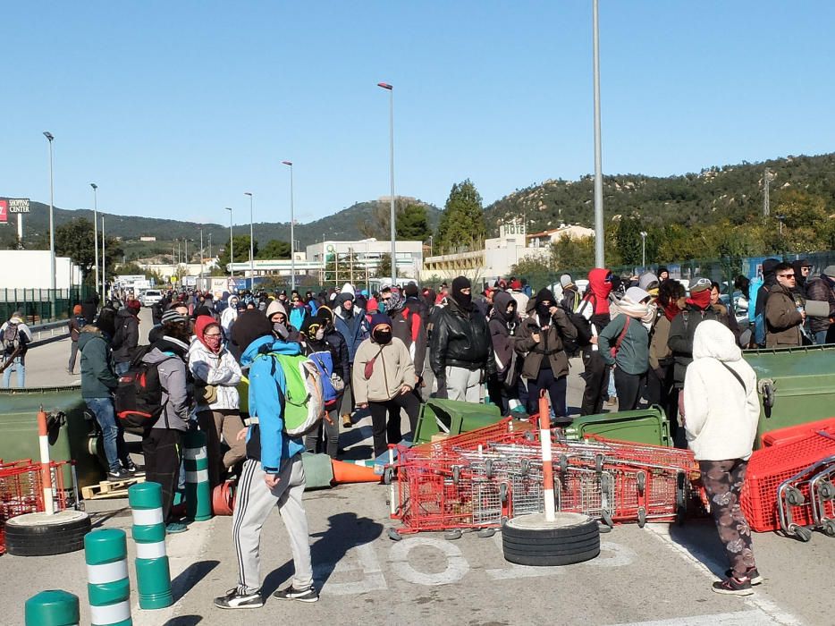 Tsunami Democràtic realitza talls intemitents a l'N-II a la Jonquera