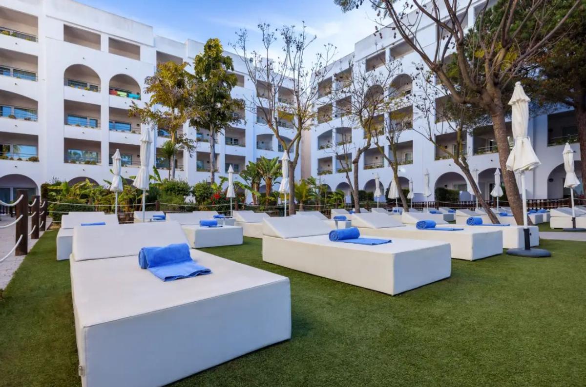 Playacartaya, el hotel cuatro estrellas de Huelva con parque acuático y spa