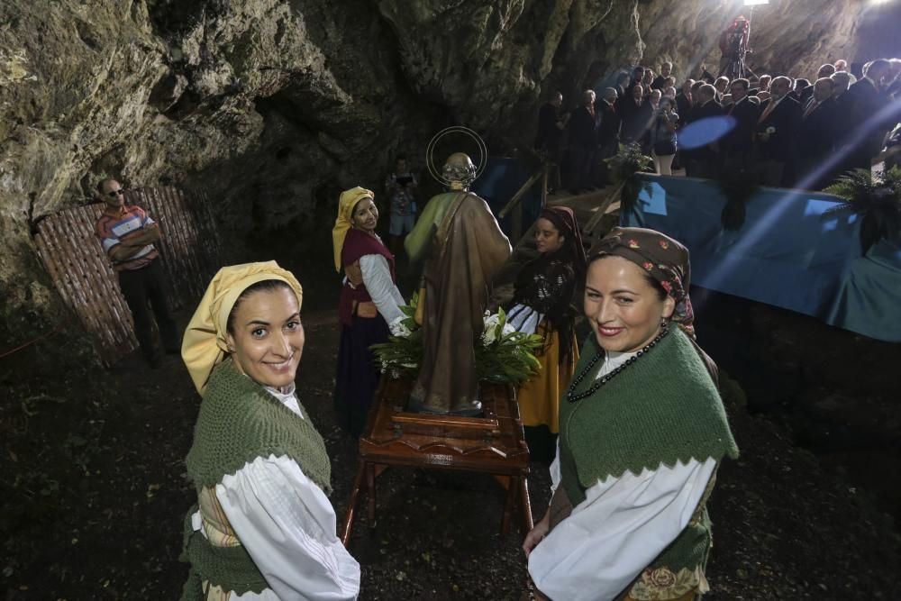 Procesión de San Pedrín de la Cueva