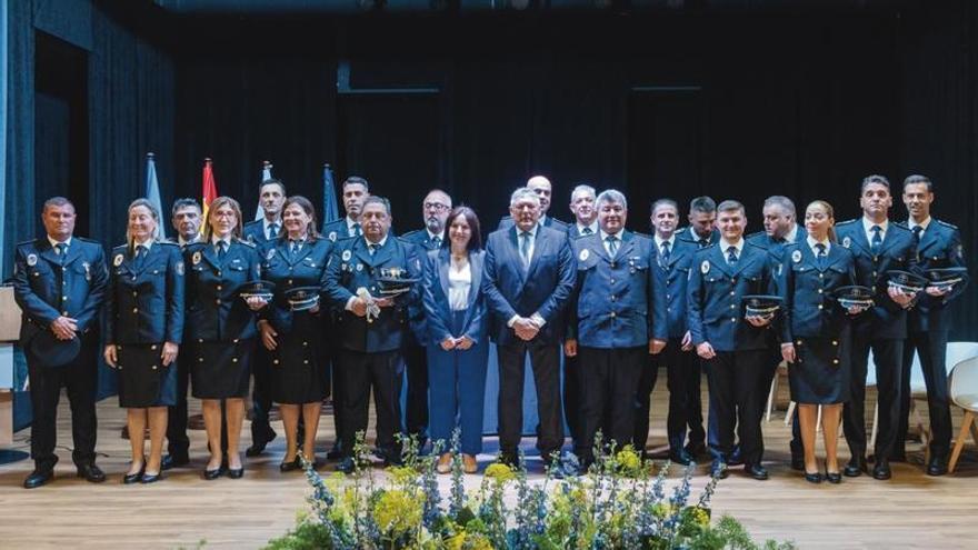  a sus agentes y a la Guardia Civil en el Día de la Policía Local
