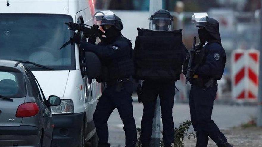 Cinco detenidos en Estrasburgo relacionados con el tiroteo del mercado de Navidad