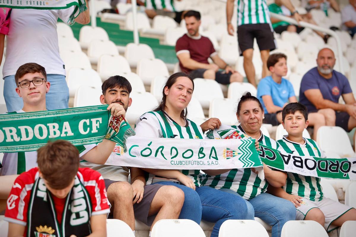 Córdoba CF-Huesca | Las imágenes de la afición en El Arcángel