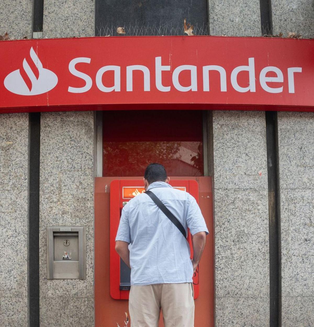 El Santander preveu un benefici rècord després de guanyar un 11% en 9 mesos El Santander preveu un benefici rècord després de guanyar un 11% en 9 mesos