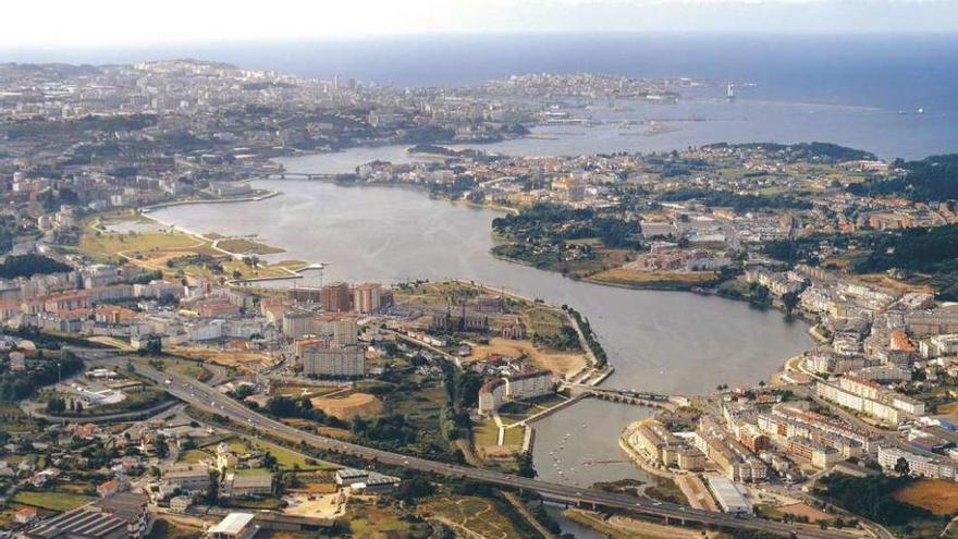 Vista aérea de la ría de O Burgo y su entorno.