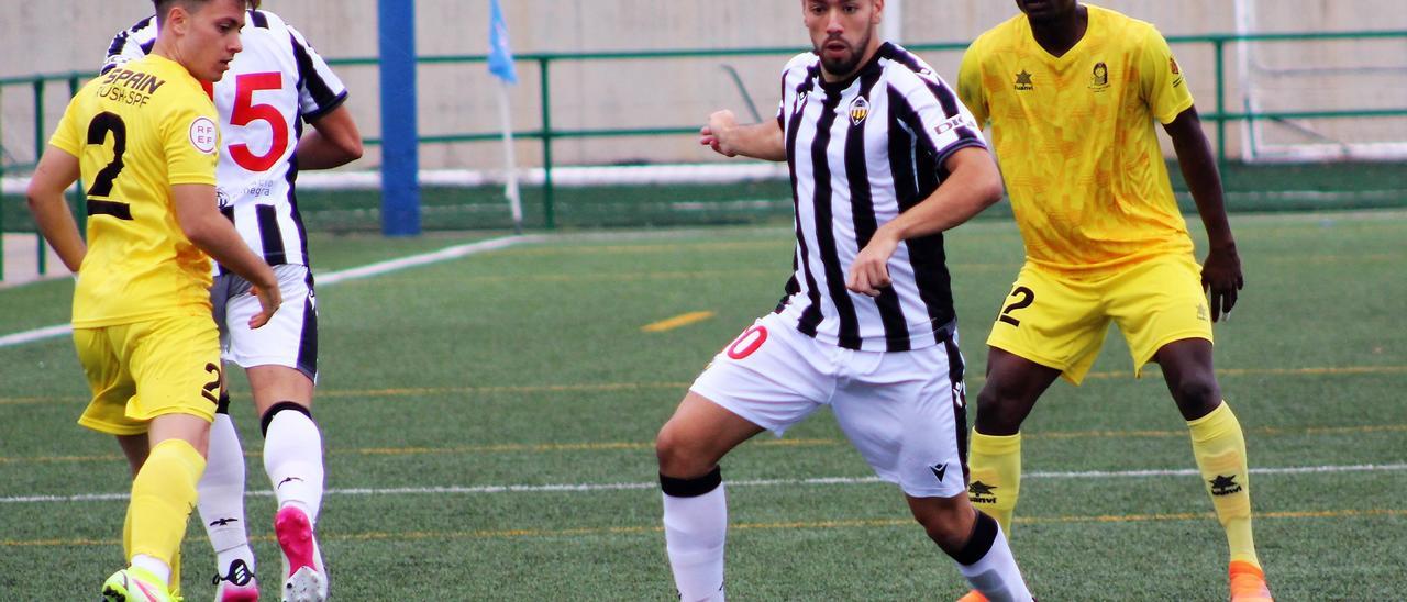 El Castellón B logra su primera victoria ante el Silla.