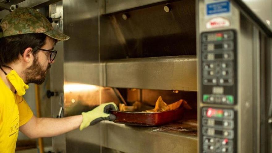 Una panadería de Benicàssim, afectada por los okupas: &quot;Las hogazas tardan más en cocerse y pagamos más por la luz&quot;