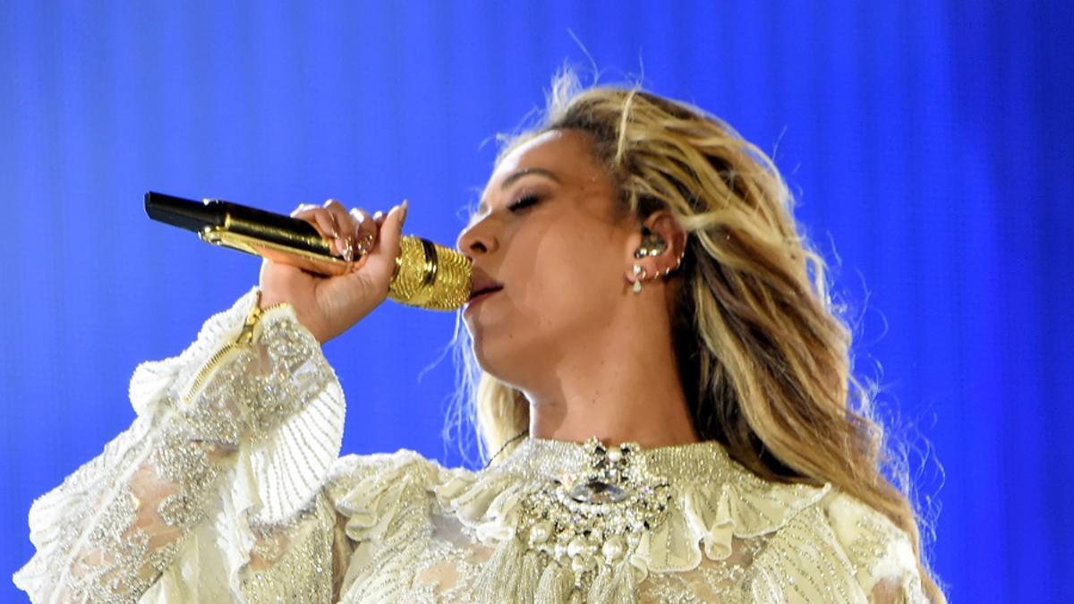 El micrófono dorado de Beyoncé