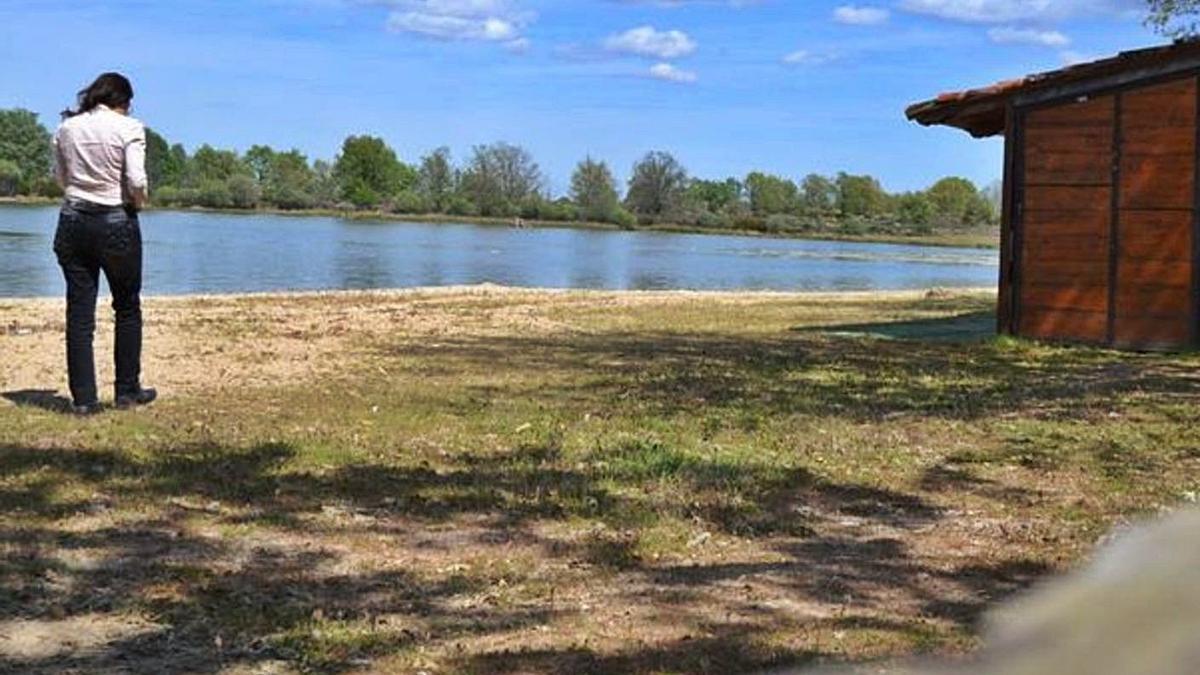 Playa fluvial en el término de Villardeciervos. | A. S.